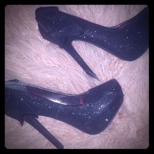 SPARKLING BLACK HEELS